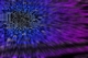 Abstrakte Darstellung von Programmcode in Blau und Violett